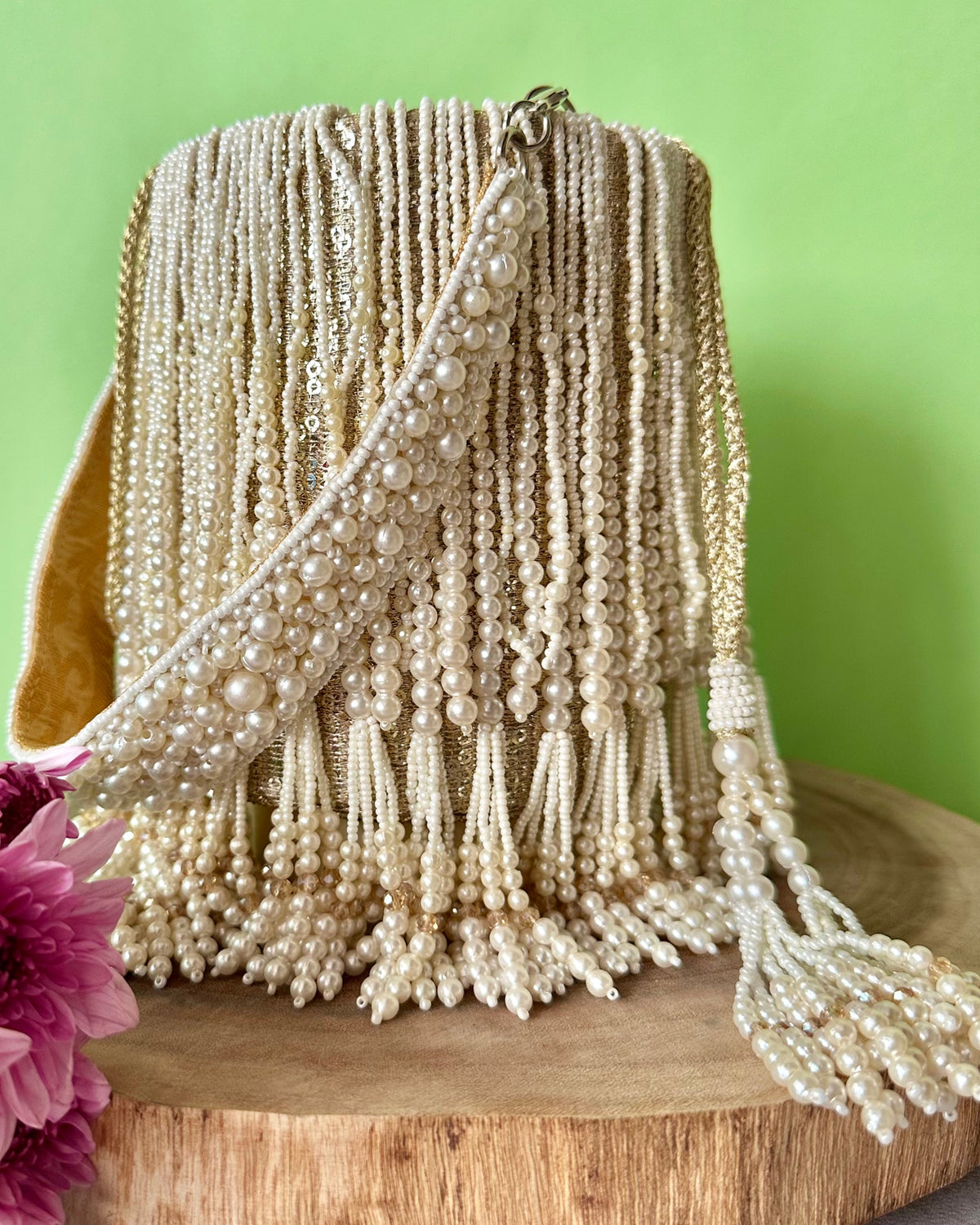 Gilt Cascade Gold