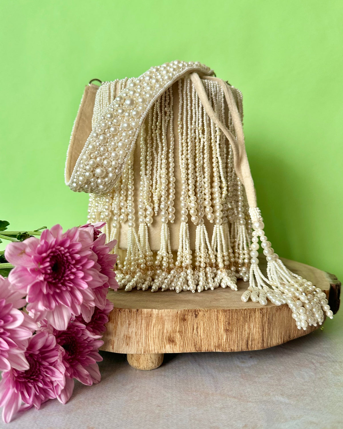 Gilt Cascade Ivory