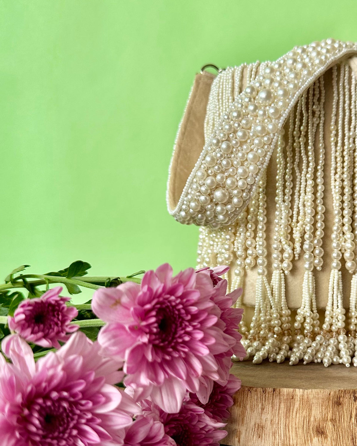 Gilt Cascade Ivory