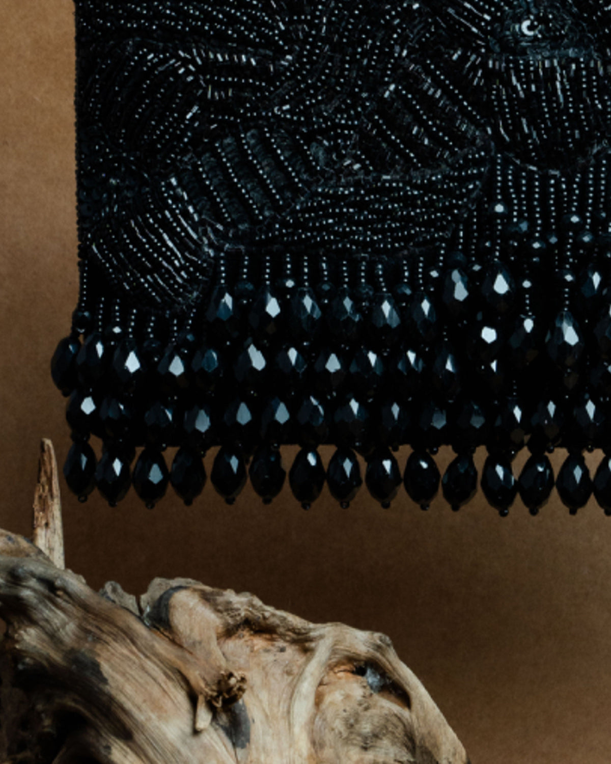 Ornate Radiance Kasse Black