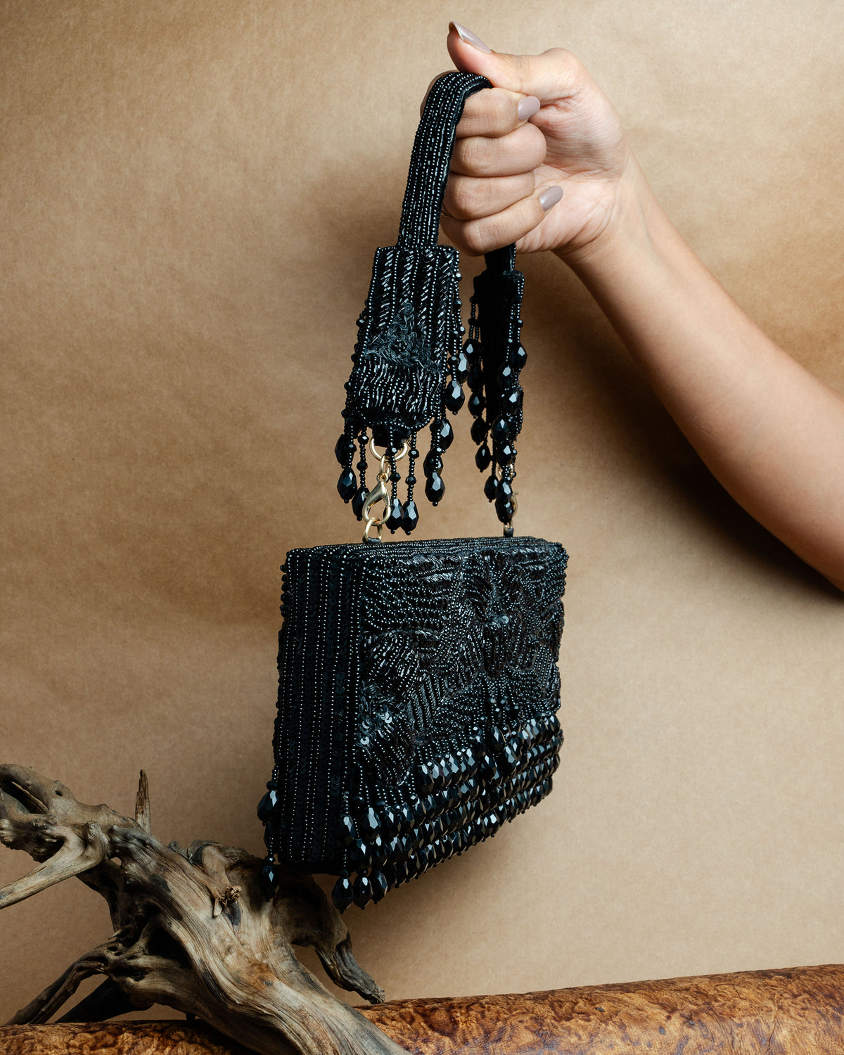 Ornate Radiance Kasse Black