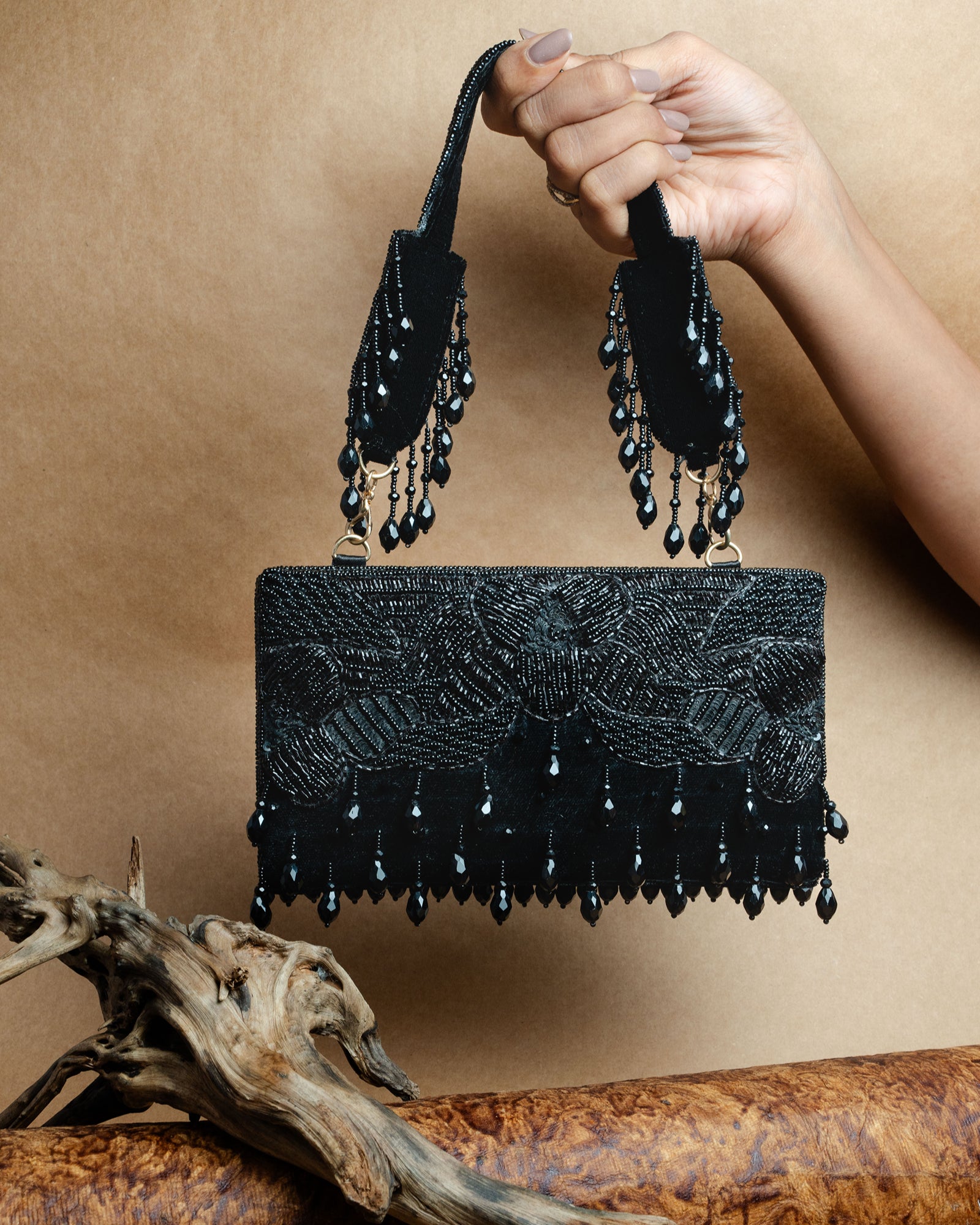 Ornate Radiance Kasse Black