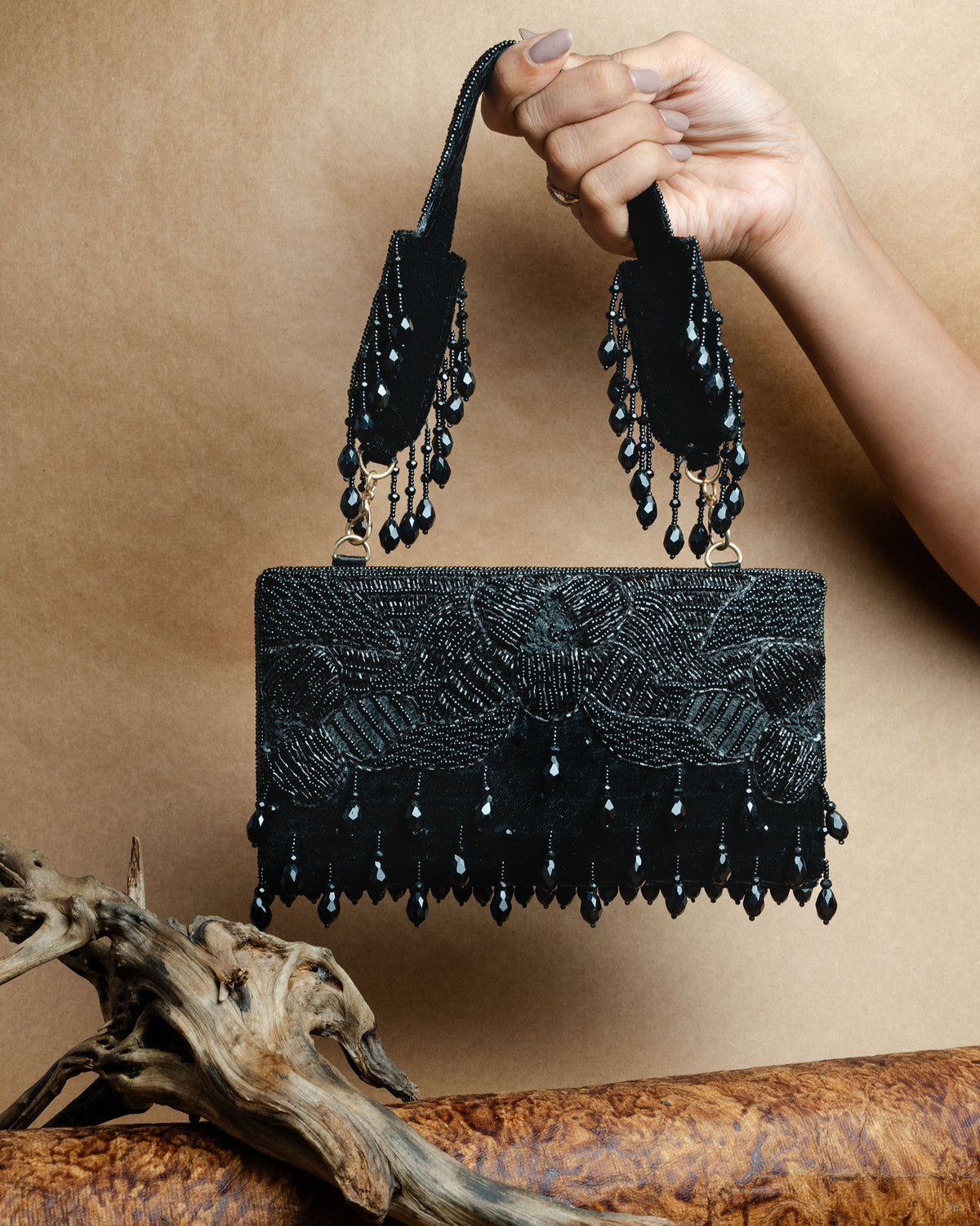 Ornate Radiance Kasse Black
