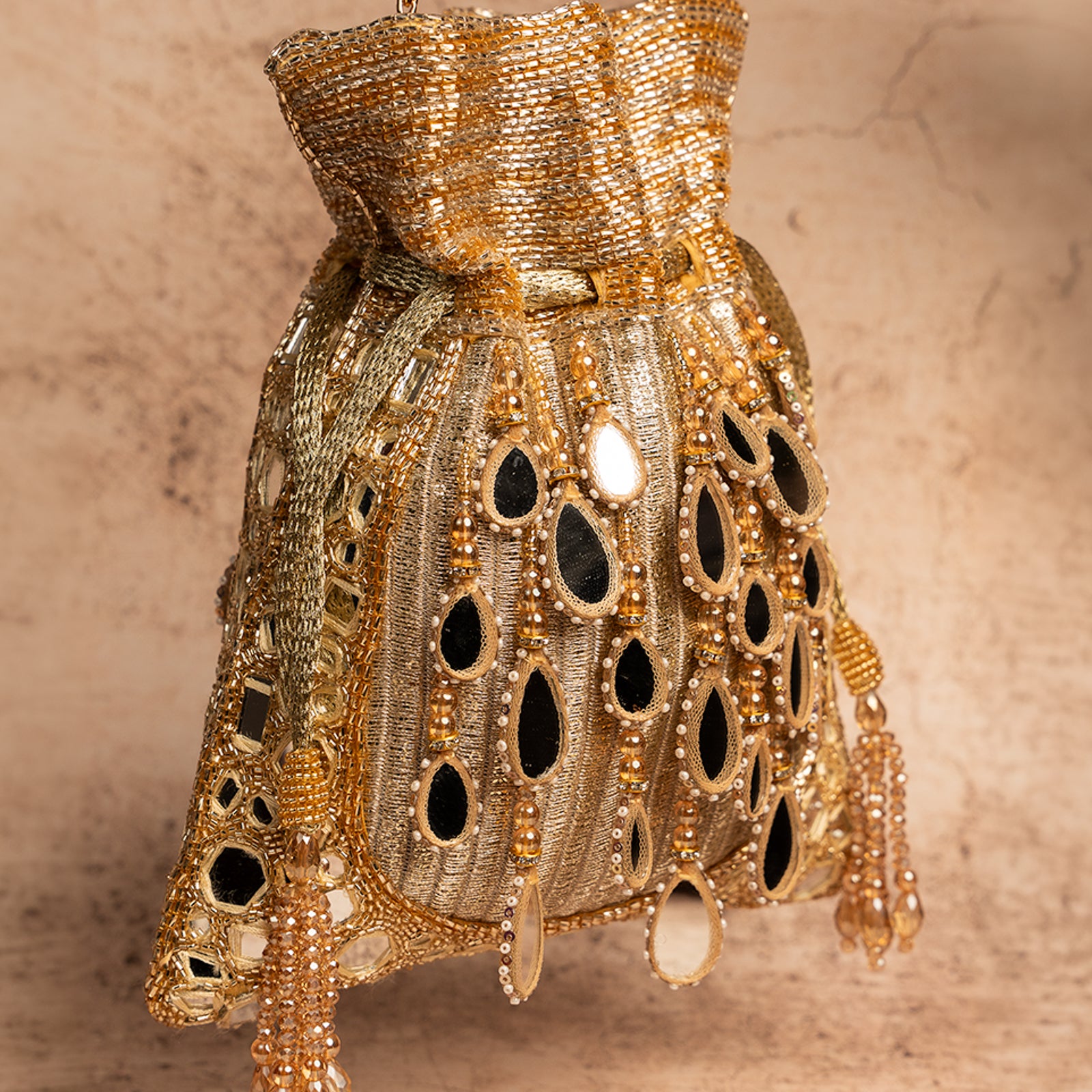 Aaina Aynali gold
