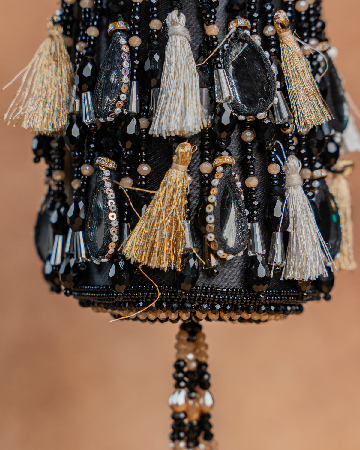 Aaina Boshkeh Black