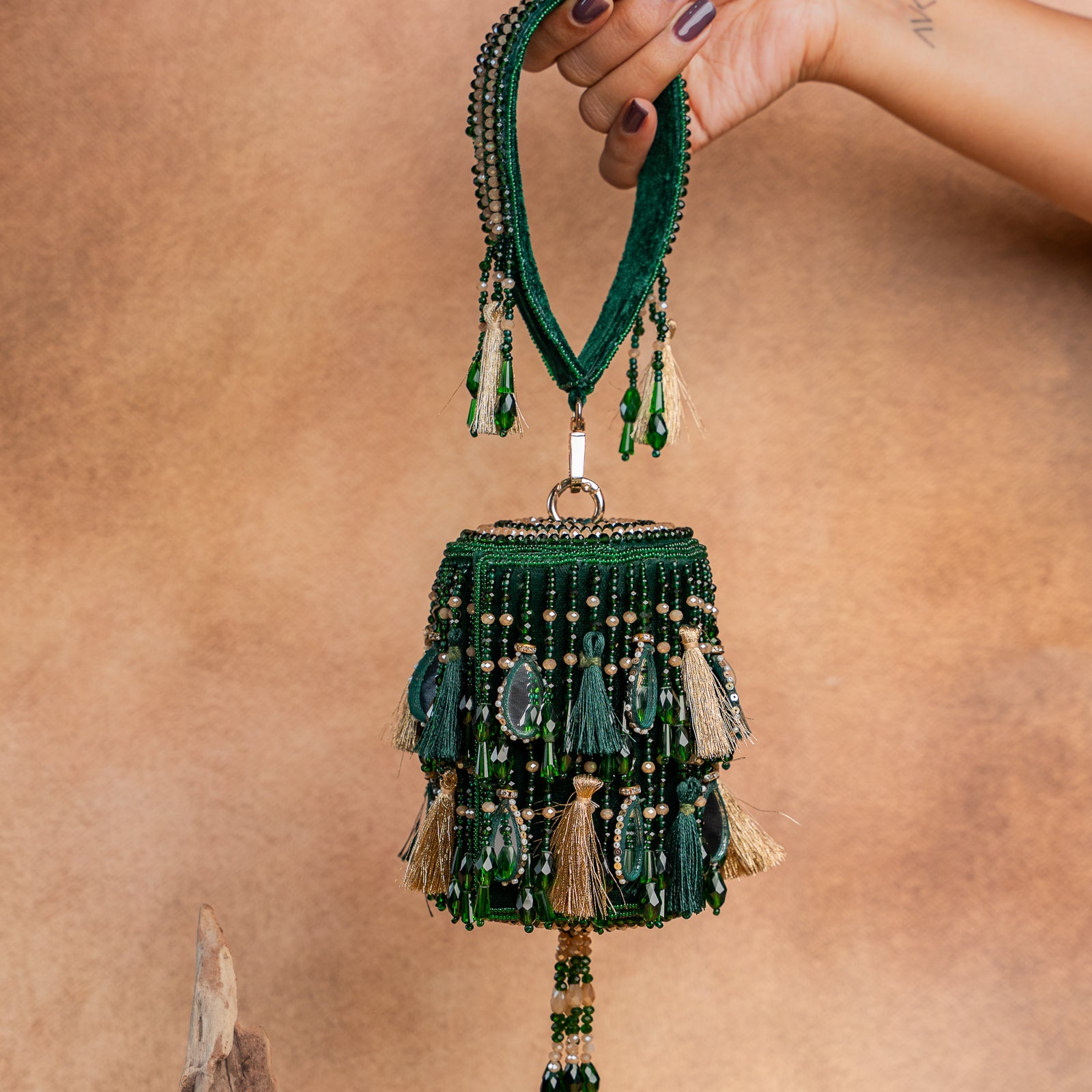 Aaina Boshkeh Green