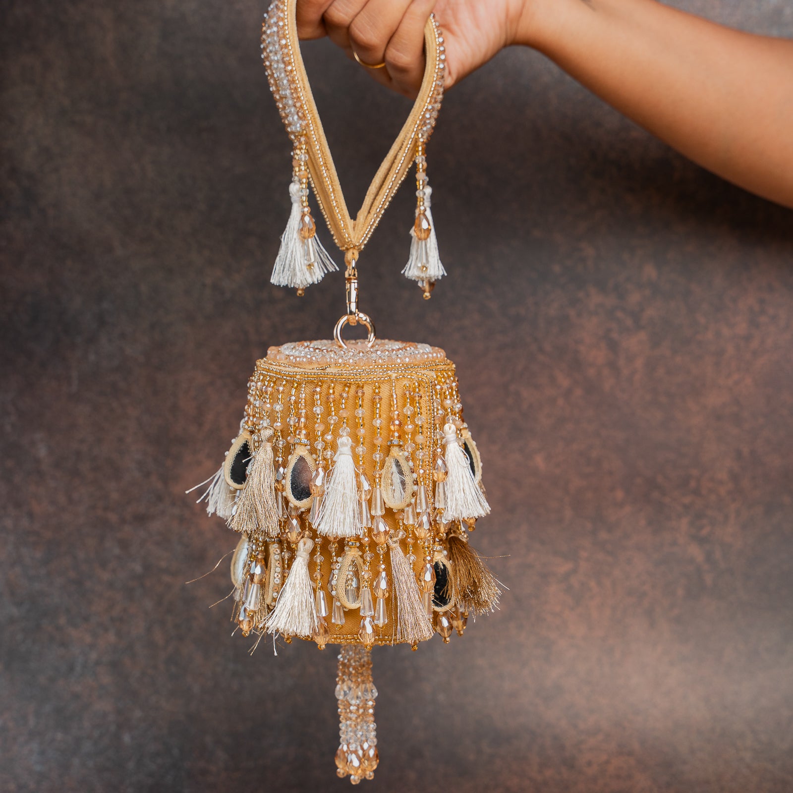 Aaina Boshkeh Gold