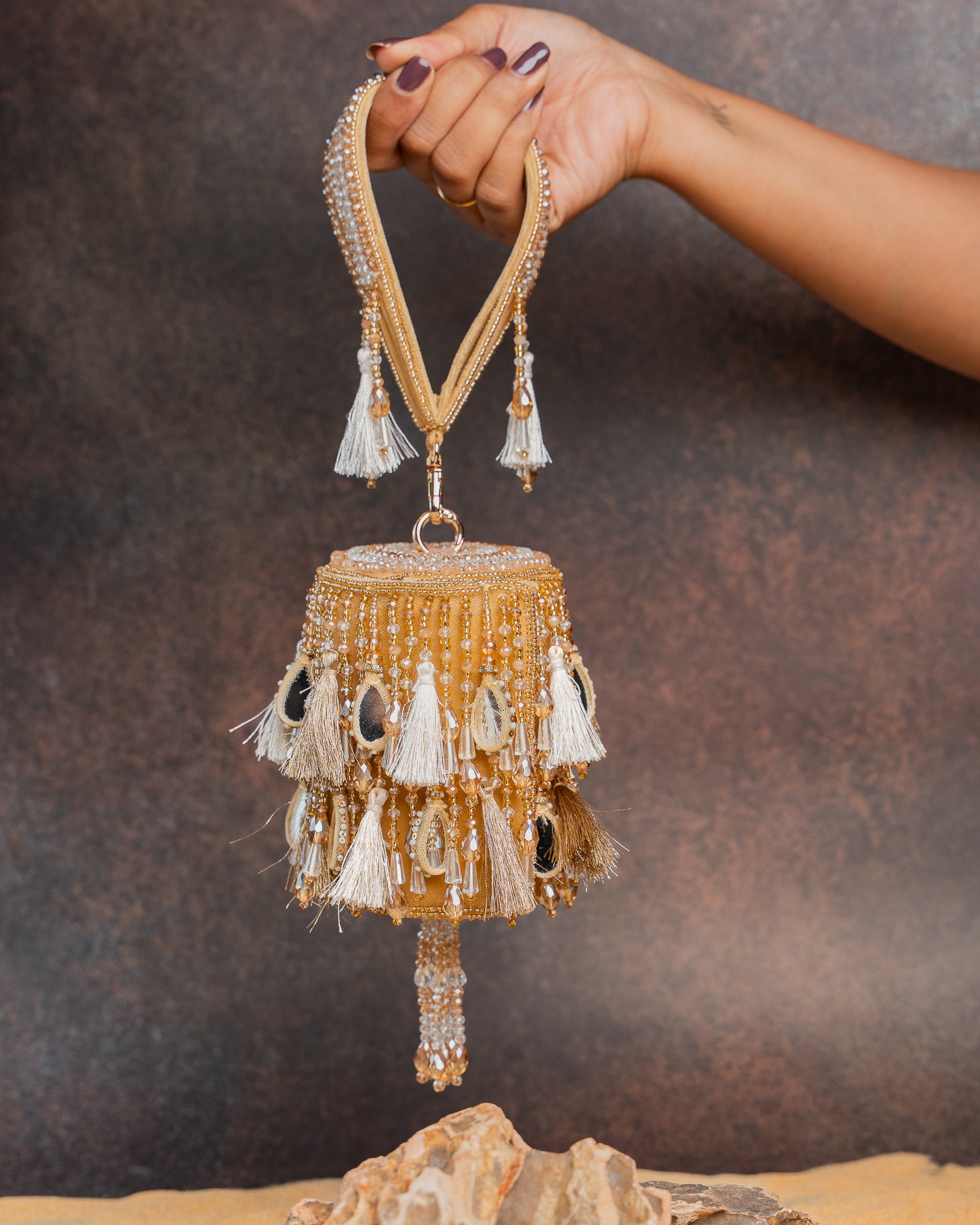 Aaina Boshkeh Gold