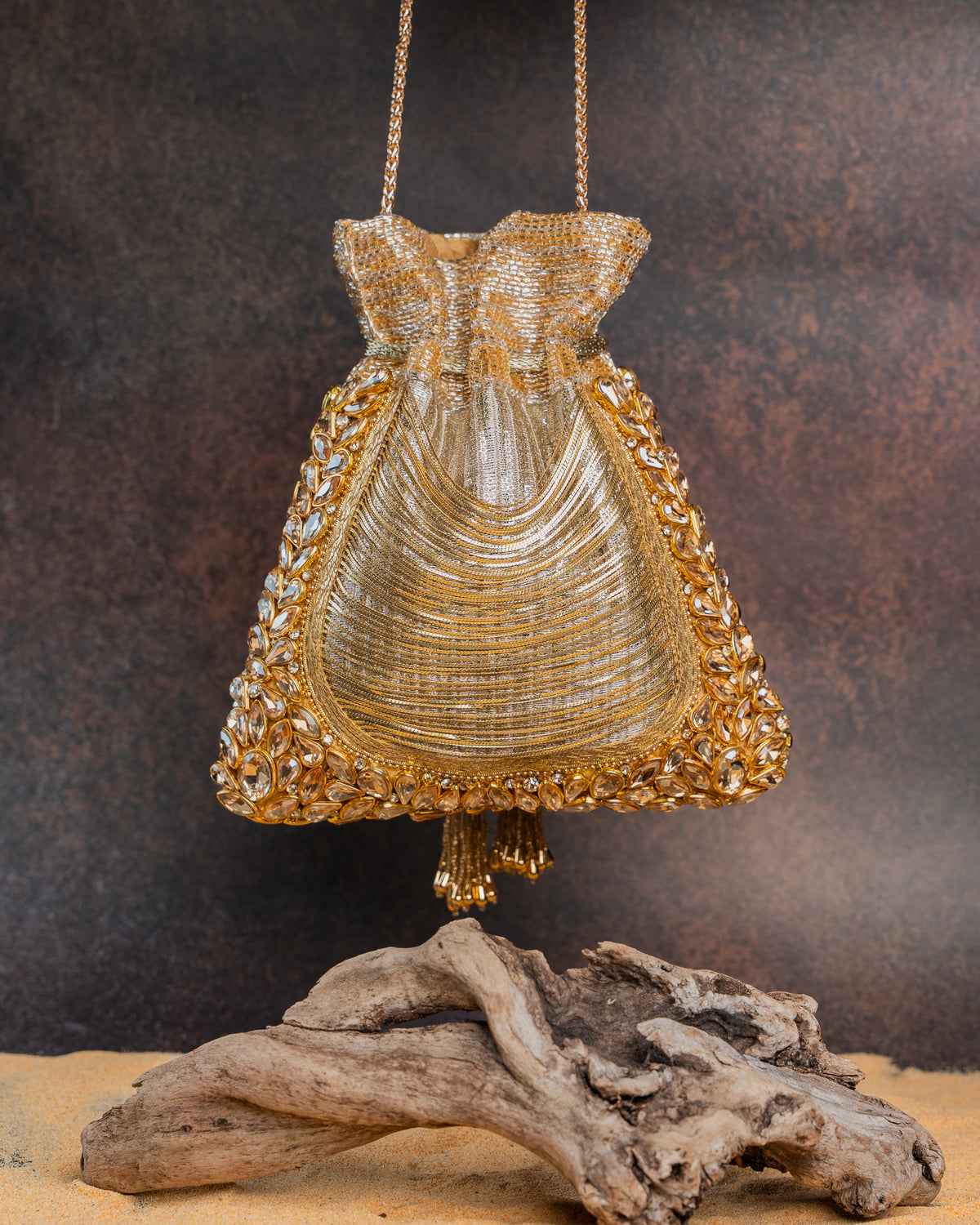 Hinted Diamond Royal Gold