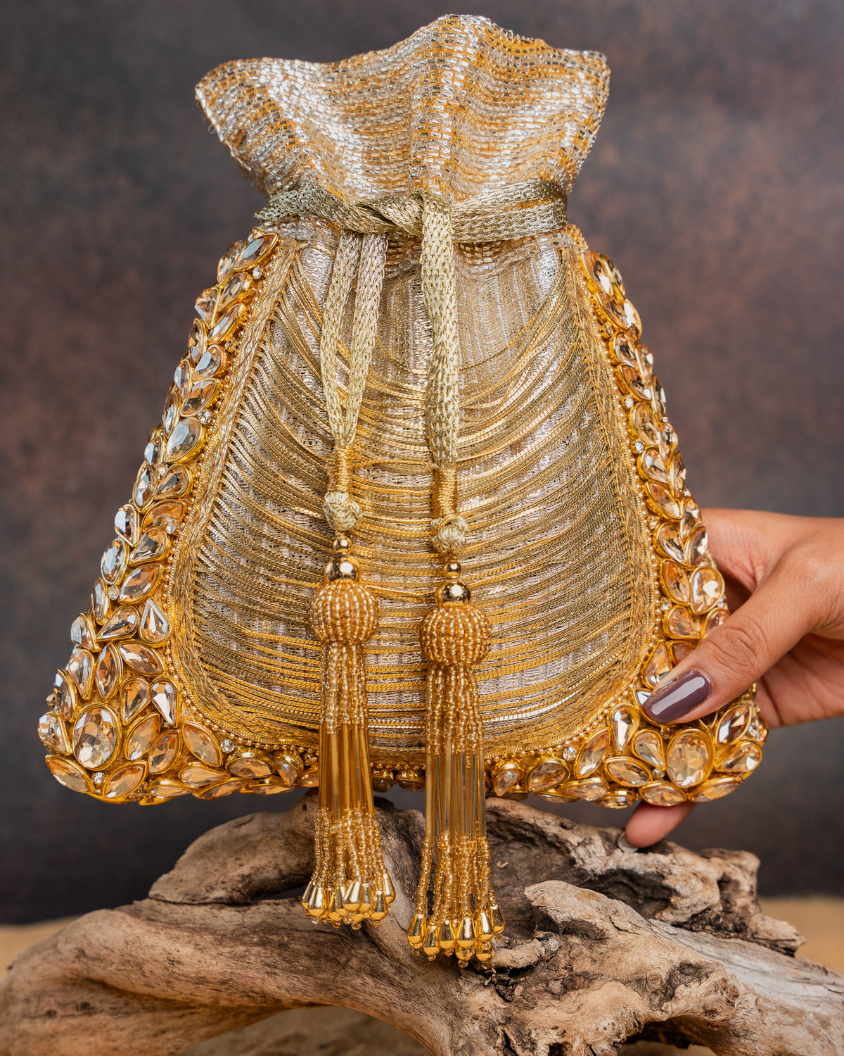 Hinted Diamond Royal Gold