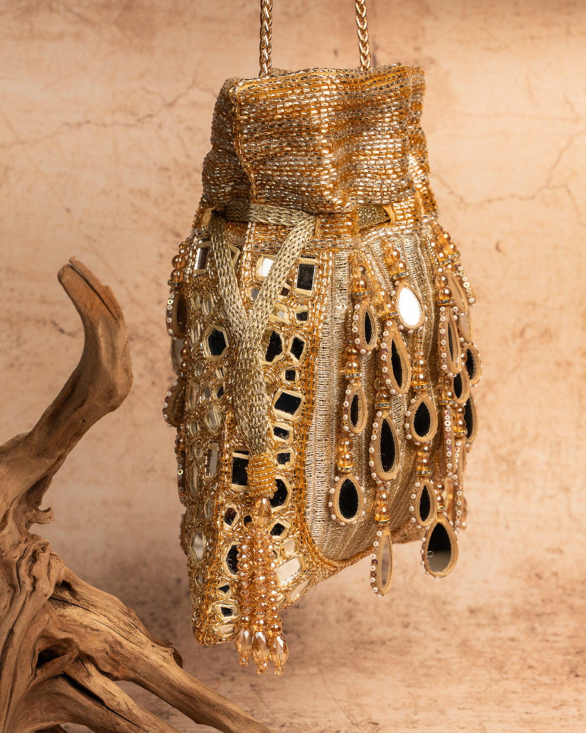 Aaina Aynali gold